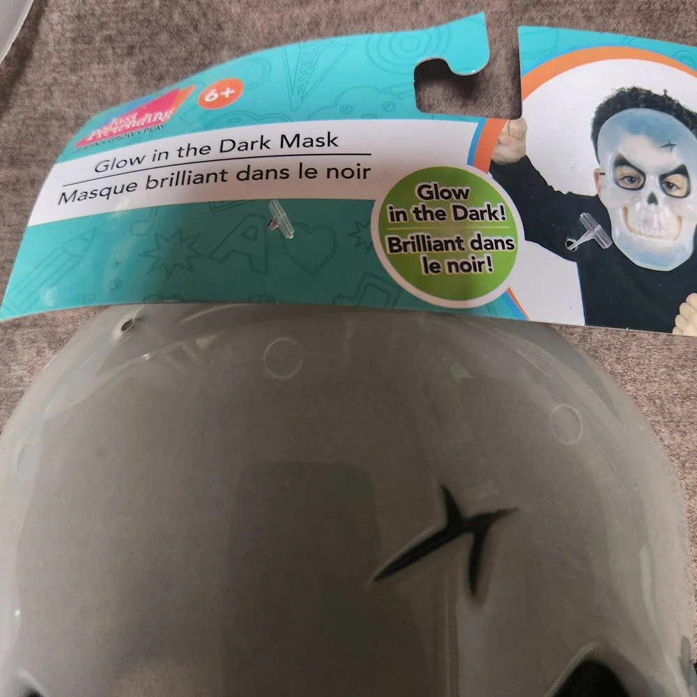 Glow in the Dark Skull Mask